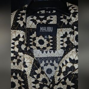 Malibu Geometric Pattern Shirt XL